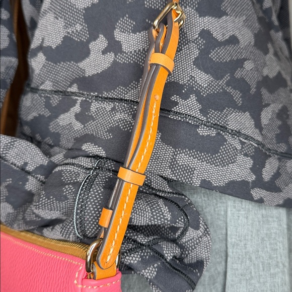 Dooney and Burke NWOT pink pebbled leather Kirby Lexi Crossbody bag - Picture 5 of 12